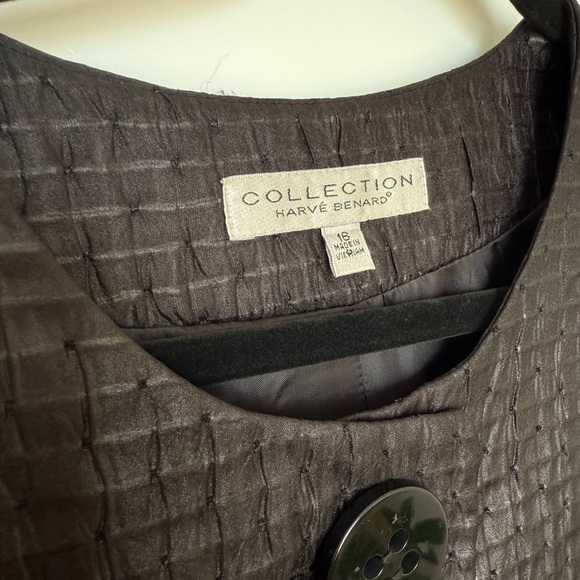 Harve Benard Black Textured Cape Jacket - Picture 3 of 3